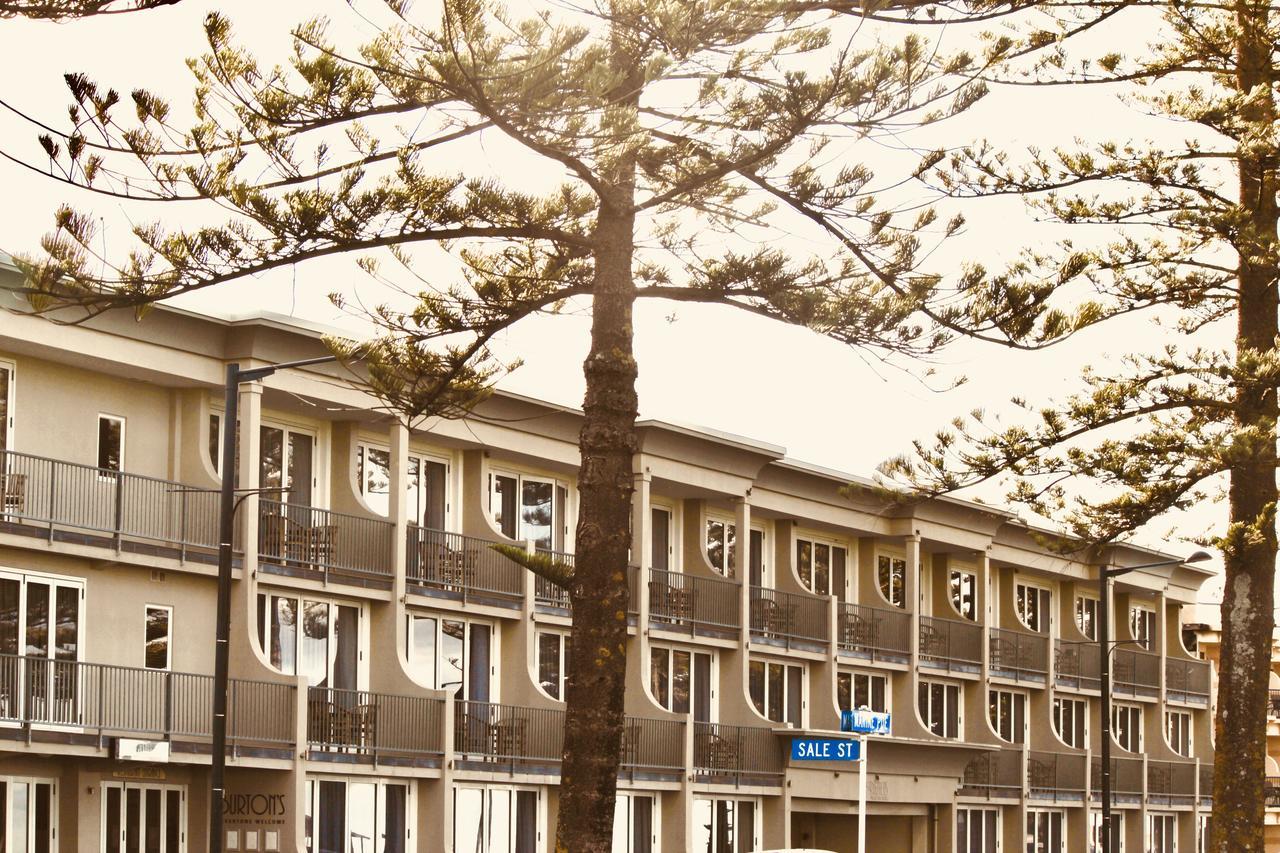 Отель The Nautilus Нейпир Экстерьер фото The 1960s apartment block at the northern end of the street
